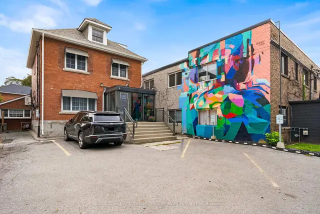 1395 Bayview Avenue, Leaside, Toronto