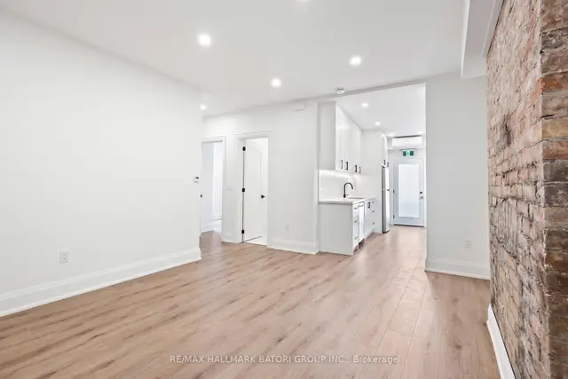 18 Keewatin Avenue · #2, Mount Pleasant East, Toronto