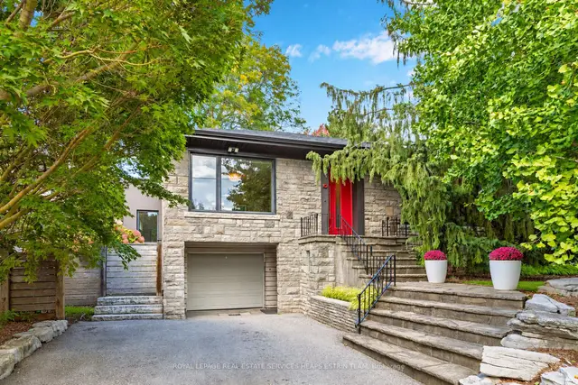 10 Red Oaks Crescent, Leaside, Toronto