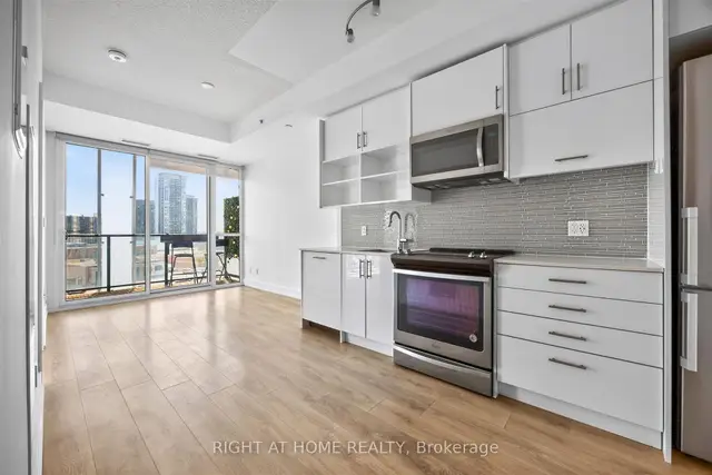 128 Fairview Mall Drive · #12, Don Valley Village, Toronto