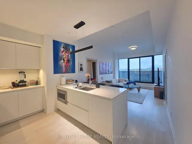 33 Frederick Todd Way N · #703, Leaside, Toronto