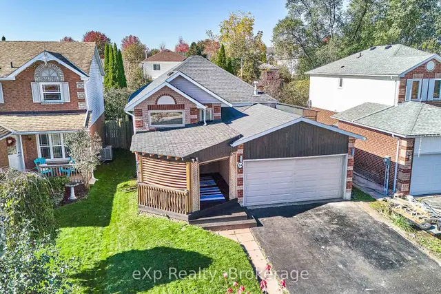 34 Hooper Square, Bowmanville, Clarington