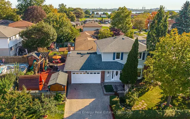 880 Vicki Drive, West Shore, Pickering