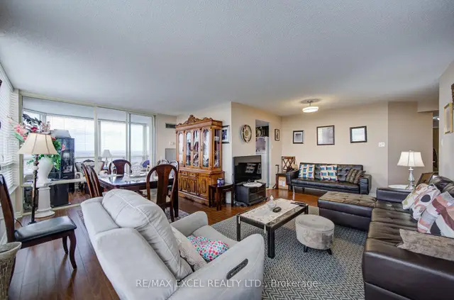 300 Alton Towers Circle · #1403, Milliken, Toronto