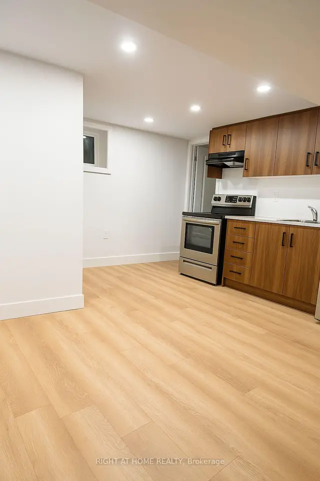 24 Sunbay Court · #Bsmt 1, Oak Ridges Lake Wilcox, Richmond Hill