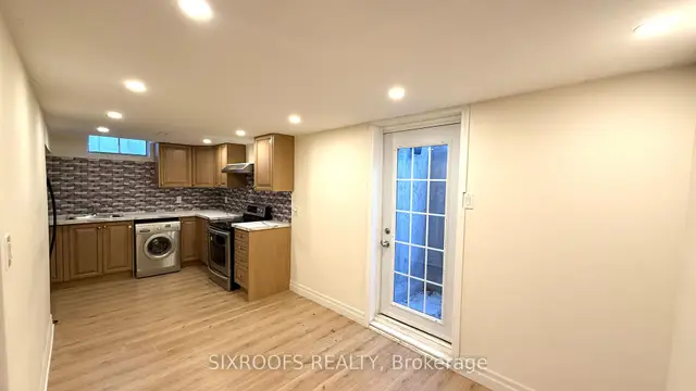 98 Golf Links Drive · #Lower, Aurora Highlands, Aurora