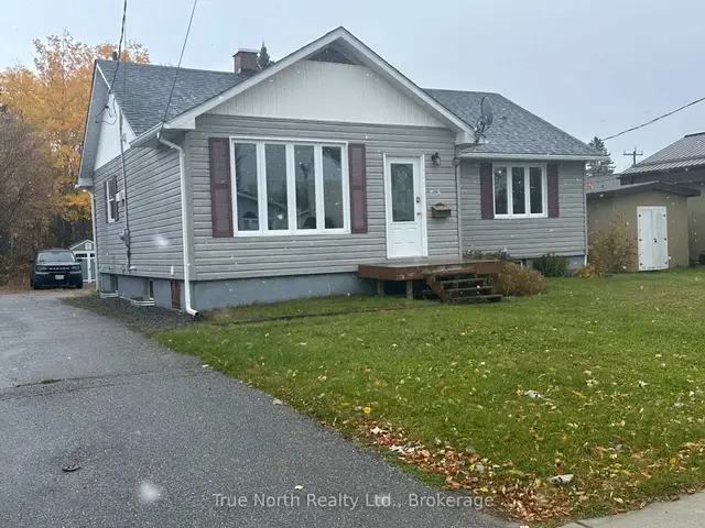 8 Montgomery Avenue, Kapuskasing, Kapuskasing