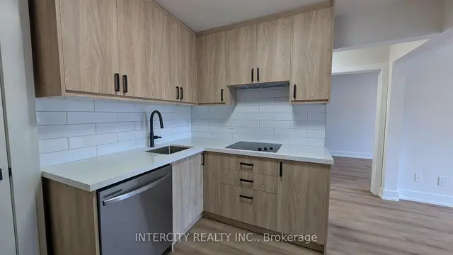 706 The Queensway N/A · #B, Stonegate-Queensway, Toronto