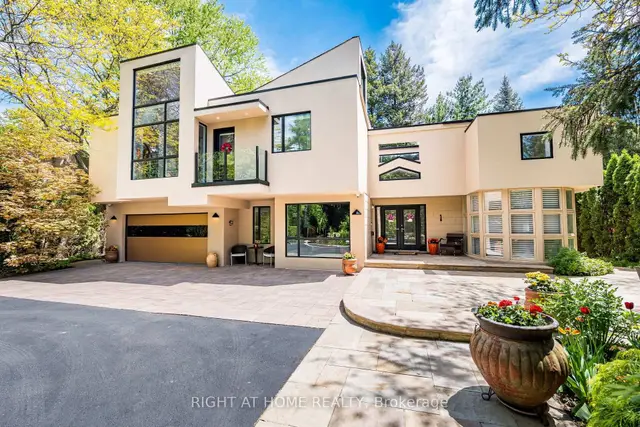 1 Friars Lane, Princess-Rosethorn, Toronto
