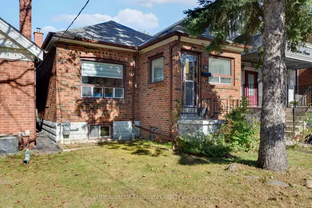 26 Livingstone Avenue, Briar Hill-Belgravia, Toronto
