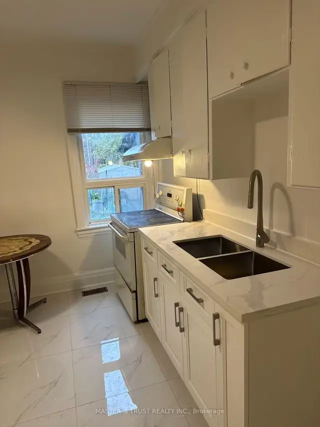 841 Dupont Street, Dovercourt-Wallace Emerson-Junction, Toronto