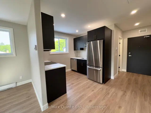 330 Victoria Street · #4, Tweed (Village), Tweed
