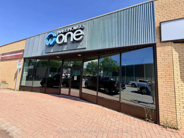 25 Whyte Avenue, Downtown, Dryden