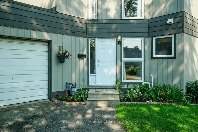 42 Compata Way · #28, Blackburn Hamlet (South), Blackburn Hamlet