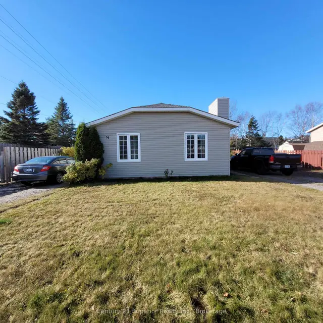 34 Hemlo Drive E, Marathon