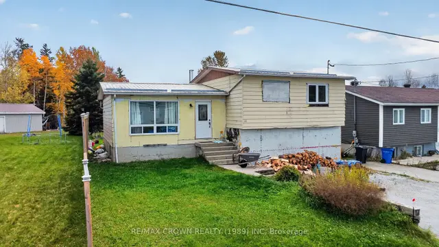 24 Cedar Avenue, West, Hornepayne