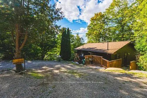 1064 Whiskey Jack Lane, Stanhope, Algonquin Highlands