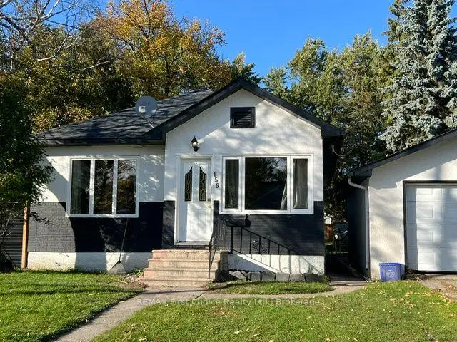 656 First Street E, Fort Frances