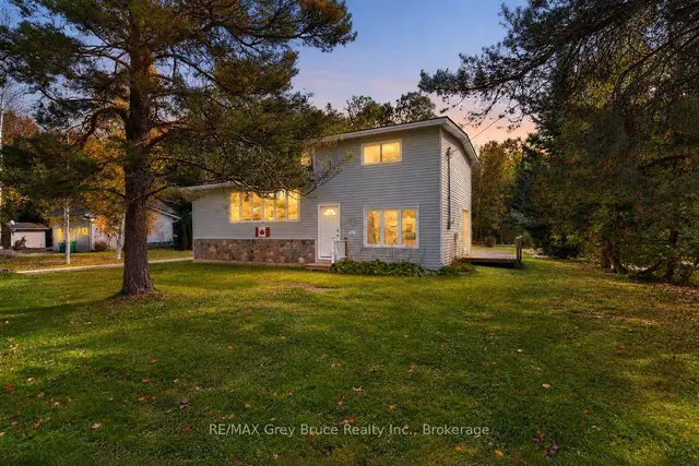 243 MCCULLOUGH LAKE Drive, Chatsworth, Chatsworth