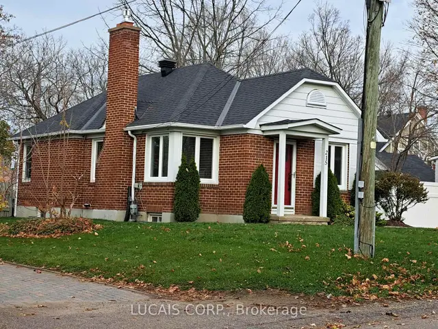 215 MCALLISTER Street, Pembroke, Pembroke
