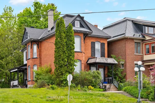 422 Donald B Munro Drive, Carp, Carp - Huntley Ward