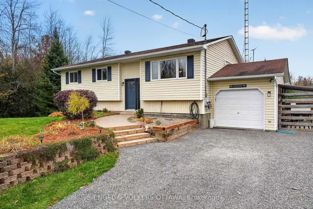 901 Ferguson Road, Beckwith Twp, Beckwith