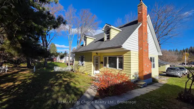 345 8th Ave Avenue S, Lakeside, Kenora