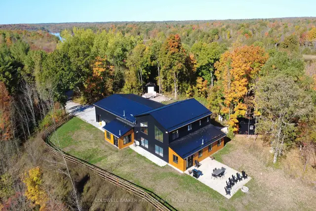 999 Ennis Road, Bathurst/Burgess & Sherbrooke (Bathurst) Twp, Tay Valley