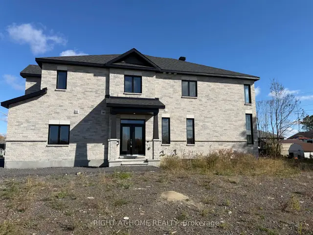 1 Fisher Avenue W, Iroquois, South Dundas
