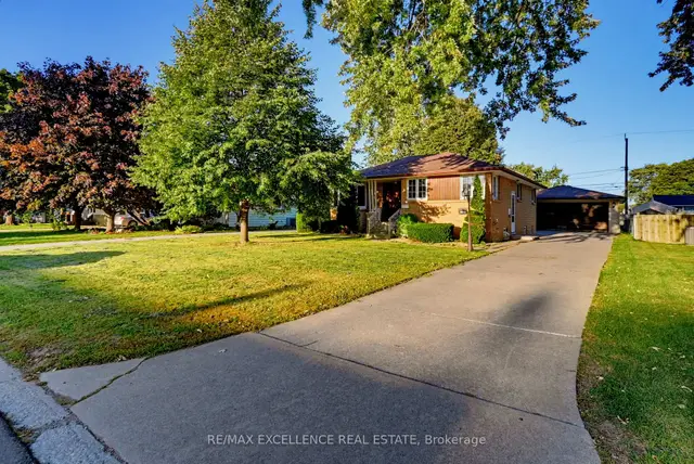 3040 Woodlawn Avenue, Windsor, Windsor