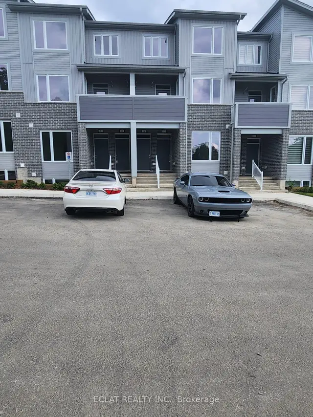 15-990 Deveron Crescent, South J, London South
