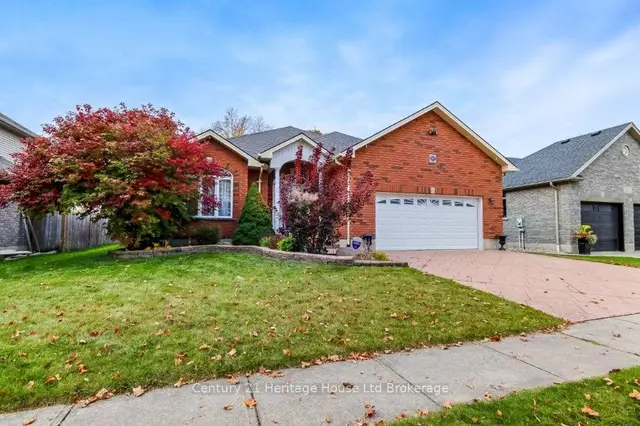 519 Crestwood Court N, Woodstock - North, Woodstock