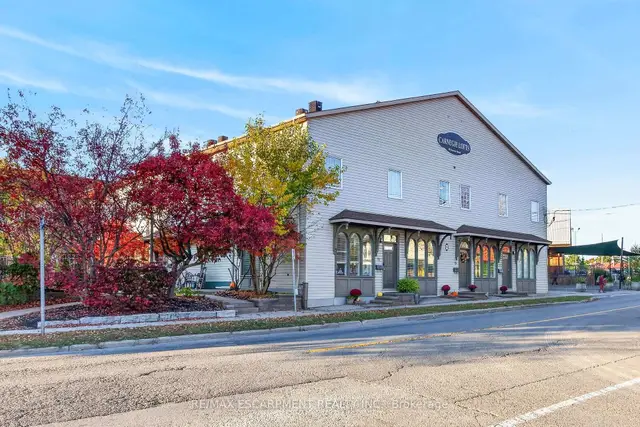 49 Ontario Street · #15, Grimsby East, Grimsby