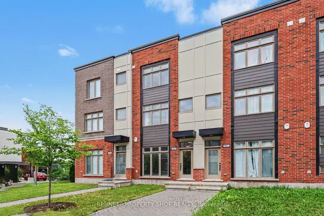 919 Moses Tennisco Street, CFB Rockcliffe and Area, Manor Park - Cardinal Glen and Area