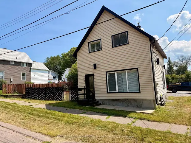 202 Irving Street, Pembroke, Pembroke