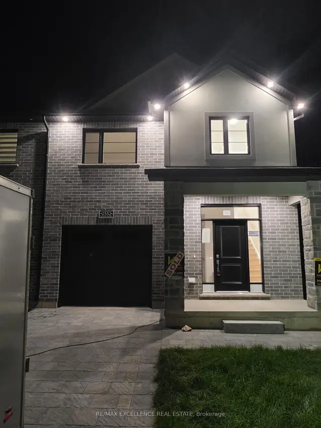 2552 Constance Avenue, South U, London South